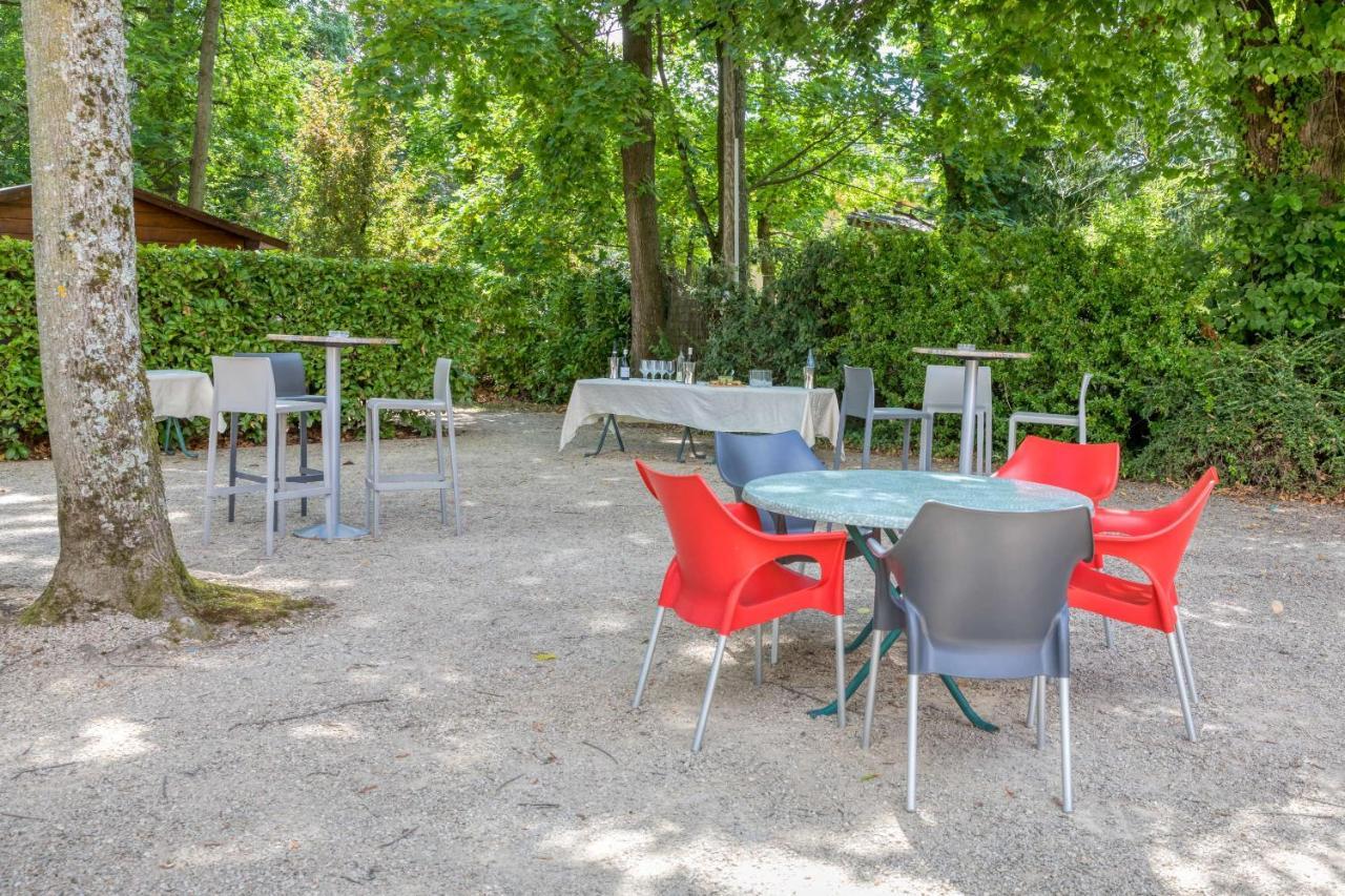 La Commanderie De Champarey Hotell Bourgoin-Jallieu Eksteriør bilde